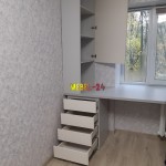Стіл дитячий у підвіконня від ТМ Mebel-24