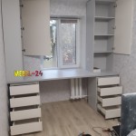 Стіл дитячий у підвіконня від ТМ Mebel-24
