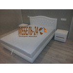 Кровать с прикроватными тумбами фото